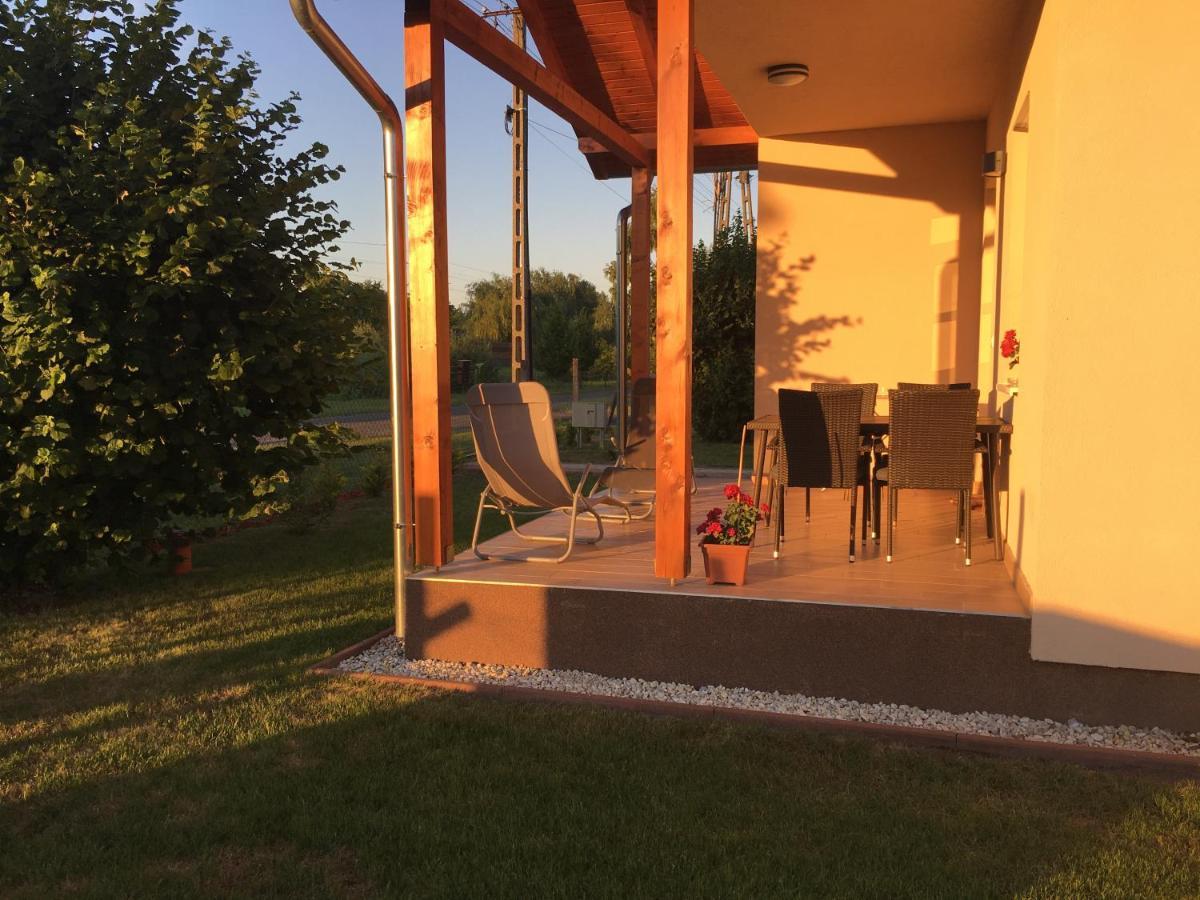 Konrad Apartman Βίλα Balatonmáriafürdő Εξωτερικό φωτογραφία