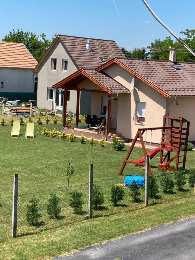 Konrad Apartman Βίλα Balatonmáriafürdő Εξωτερικό φωτογραφία