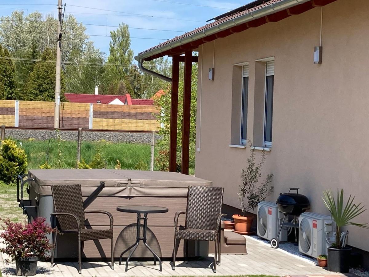 Konrad Apartman Βίλα Balatonmáriafürdő Εξωτερικό φωτογραφία