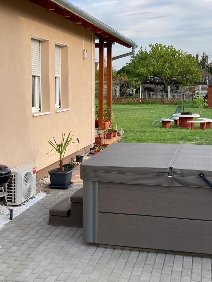 Konrad Apartman Βίλα Balatonmáriafürdő Εξωτερικό φωτογραφία