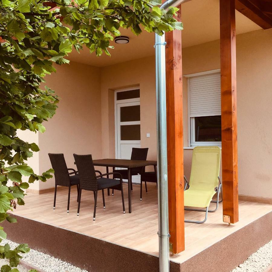 Konrad Apartman Βίλα Balatonmáriafürdő Εξωτερικό φωτογραφία