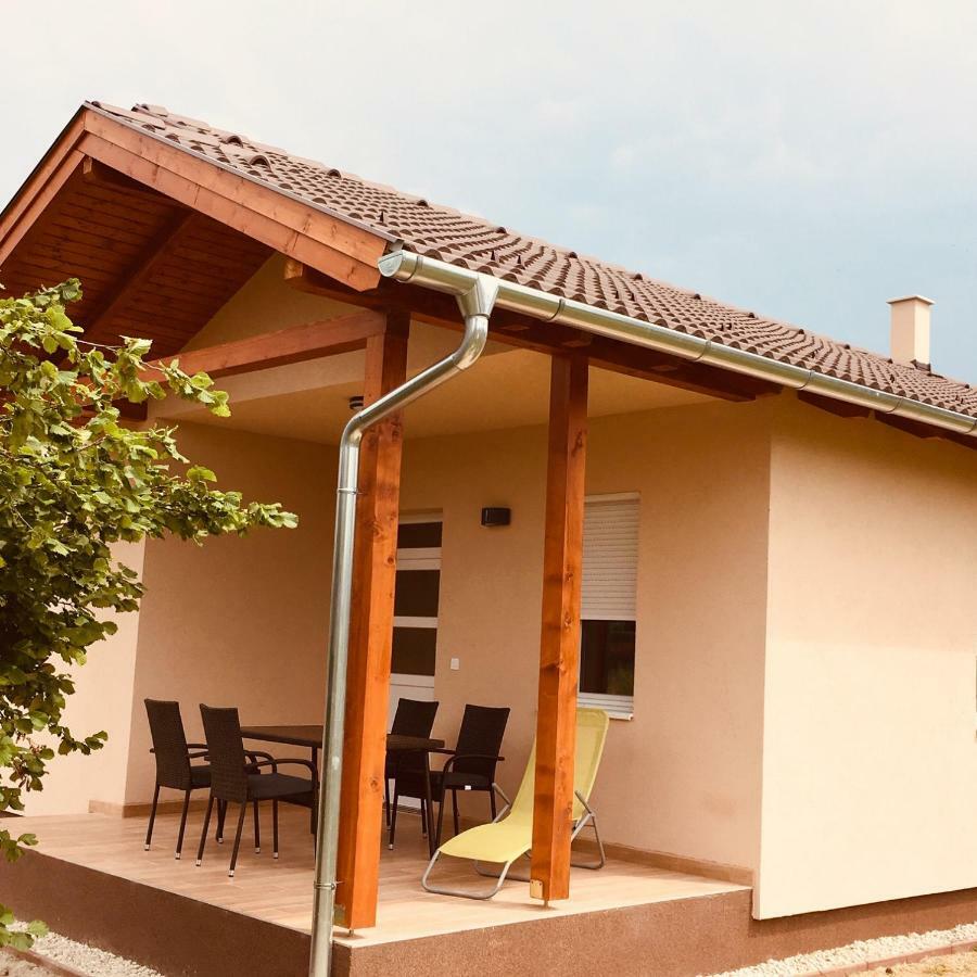 Konrad Apartman Βίλα Balatonmáriafürdő Εξωτερικό φωτογραφία