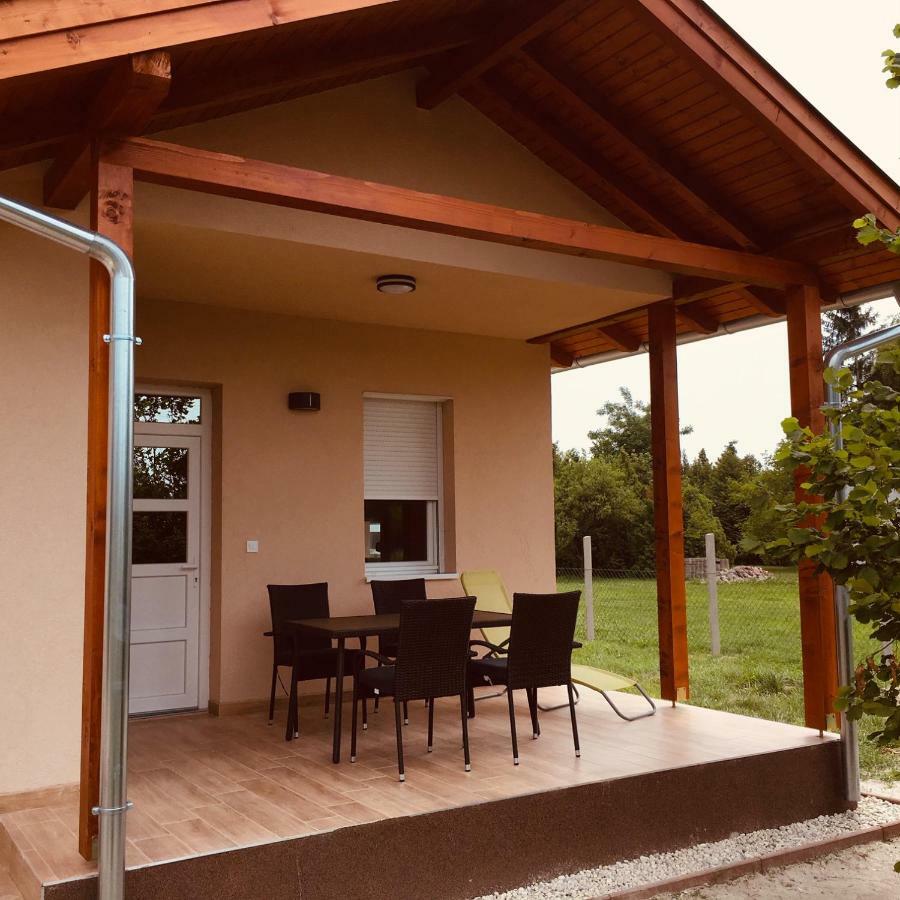 Konrad Apartman Βίλα Balatonmáriafürdő Εξωτερικό φωτογραφία