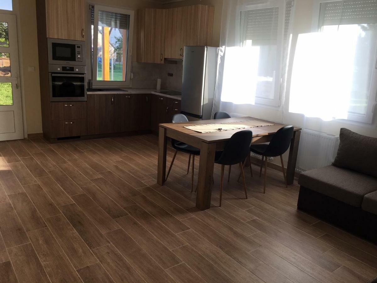 Konrad Apartman Βίλα Balatonmáriafürdő Εξωτερικό φωτογραφία
